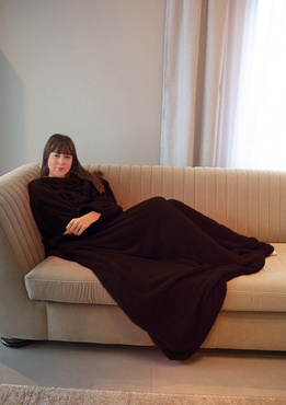 Koc z rękawami - puch czekolada - Dkaren