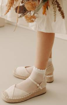 Białe skarpetki z falbanką Fiore CLAIRE