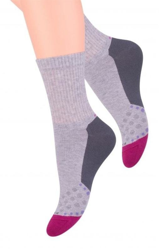 Sportowe bawełniane skarpetki Steven 026  w ciemniejszej tonacji 