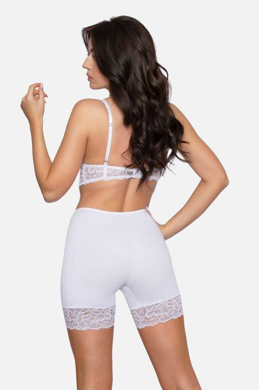 Białe szorty z koronkowymi nogawkami Babell 188 