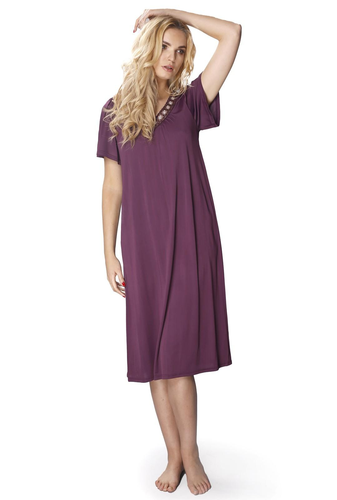 Koszula nocna damska Lilia z haftowaną aplikacją 4111 Bakłażanowy - Mewa